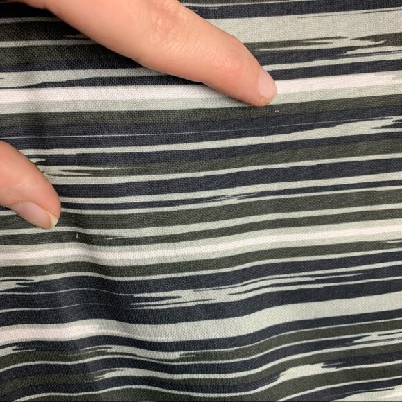 Kanu Women’s Rashguard Size Medium V-Neck Swim Surf Summer  Athletic Swim - Picture 3 of 6